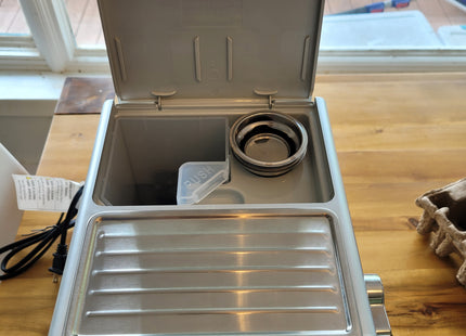 DeLonghi Espresso and Cappuccino Machine – Stainless Steel